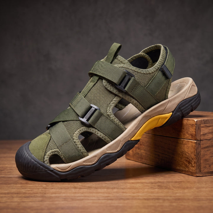 CLOSED TOE HIKING SANDALS
