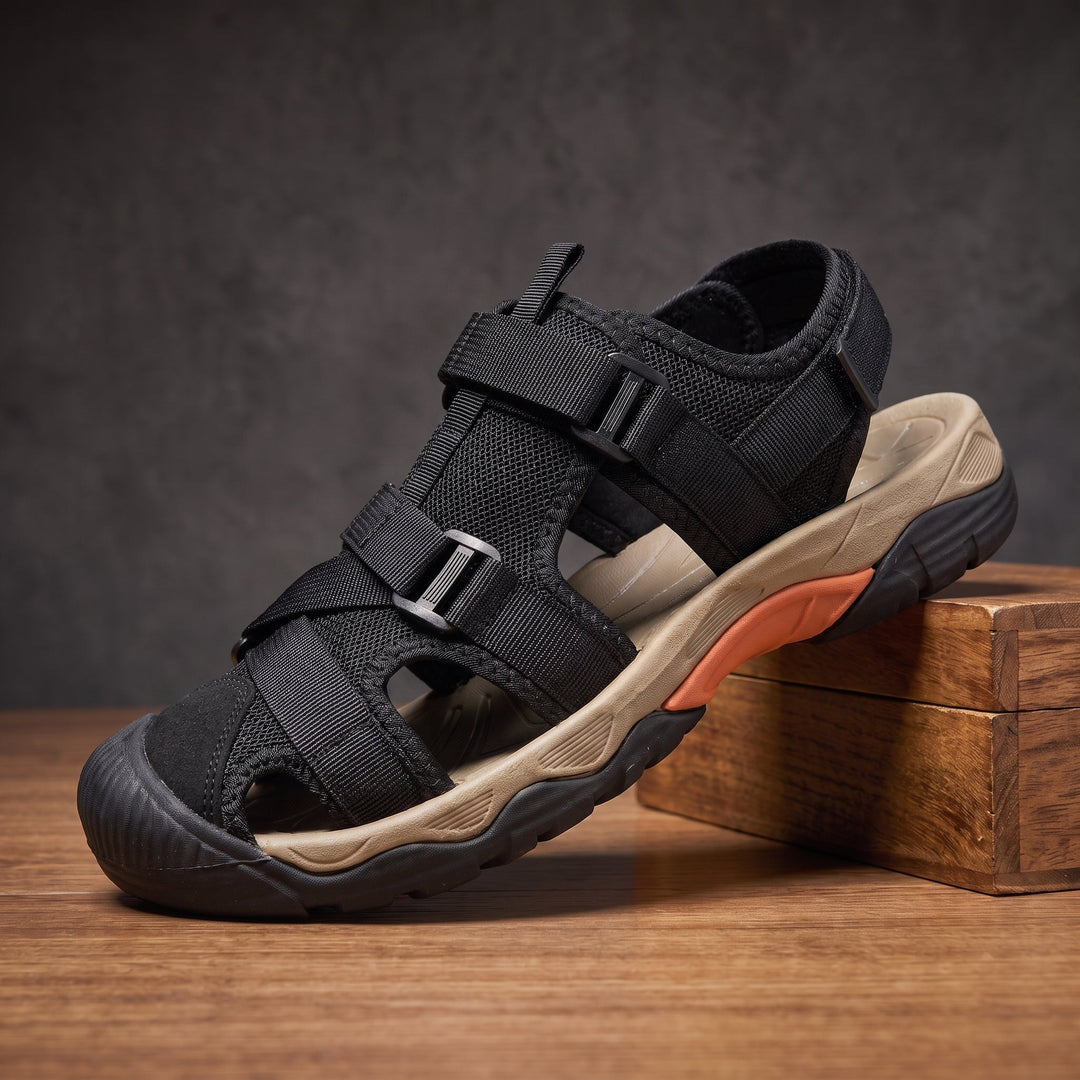 CLOSED TOE HIKING SANDALS