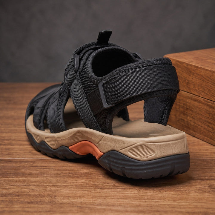 CLOSED TOE HIKING SANDALS