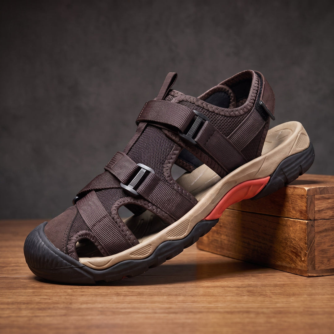 CLOSED TOE HIKING SANDALS