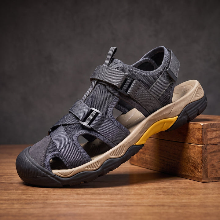 CLOSED TOE HIKING SANDALS