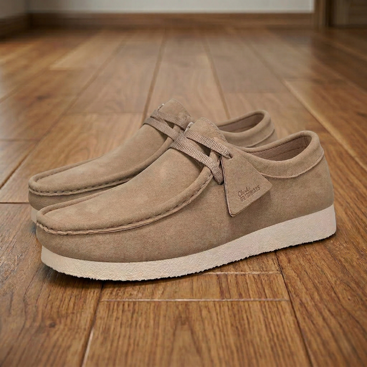 SMART-CASUAL BOAT SHOES