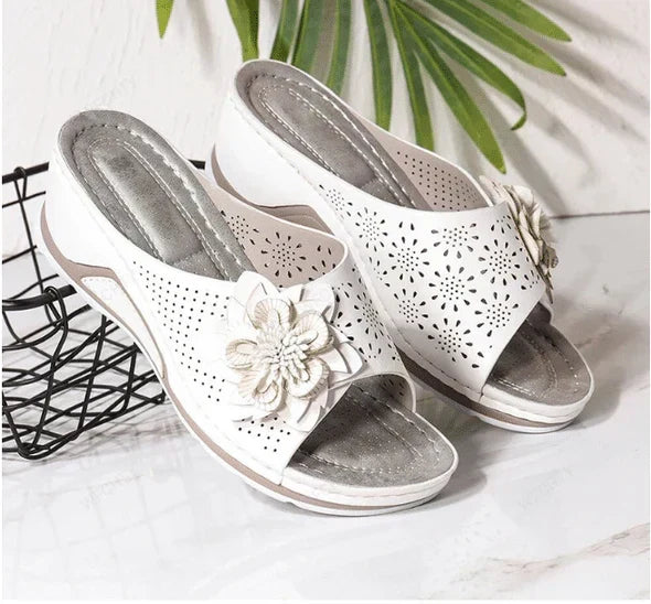 Soft orthopedic sandals with arch support