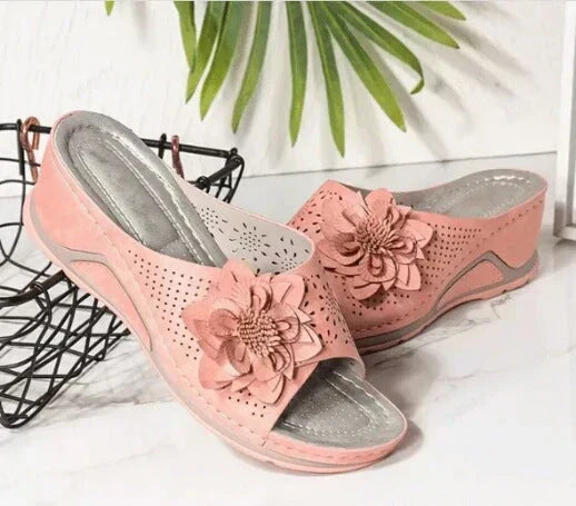 Soft orthopedic sandals with arch support